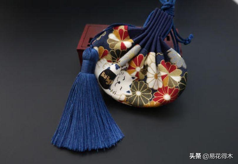 香水價(jià)格排名,??香水價(jià)格排名大解密??貴族香氛與平價(jià)之美的碰撞！