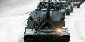 最新軍事裝備揭秘，小巷深處的神秘寶藏