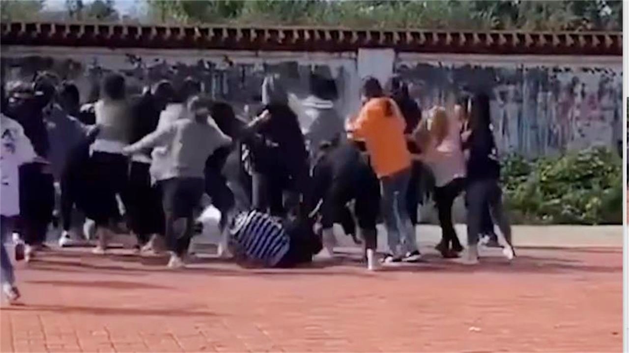 綏化貼吧熱議群架事件，學(xué)習(xí)改變命運(yùn)，自信引領(lǐng)未來(lái)背后的力量