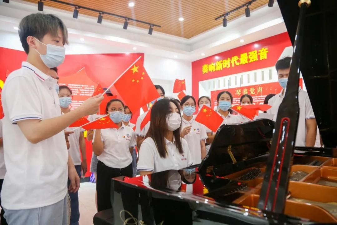 2025最新網(wǎng)絡(luò)紅歌，學(xué)習(xí)變化，自信成就未來，唱響勵(lì)志之歌的時(shí)代旋律